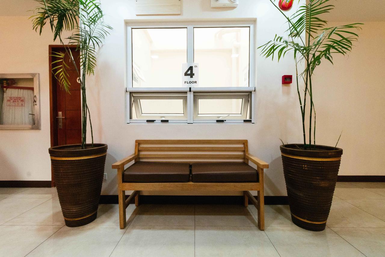 Reddoorz Premium @ Sampaloc Makati Hotel Makati City Exterior photo