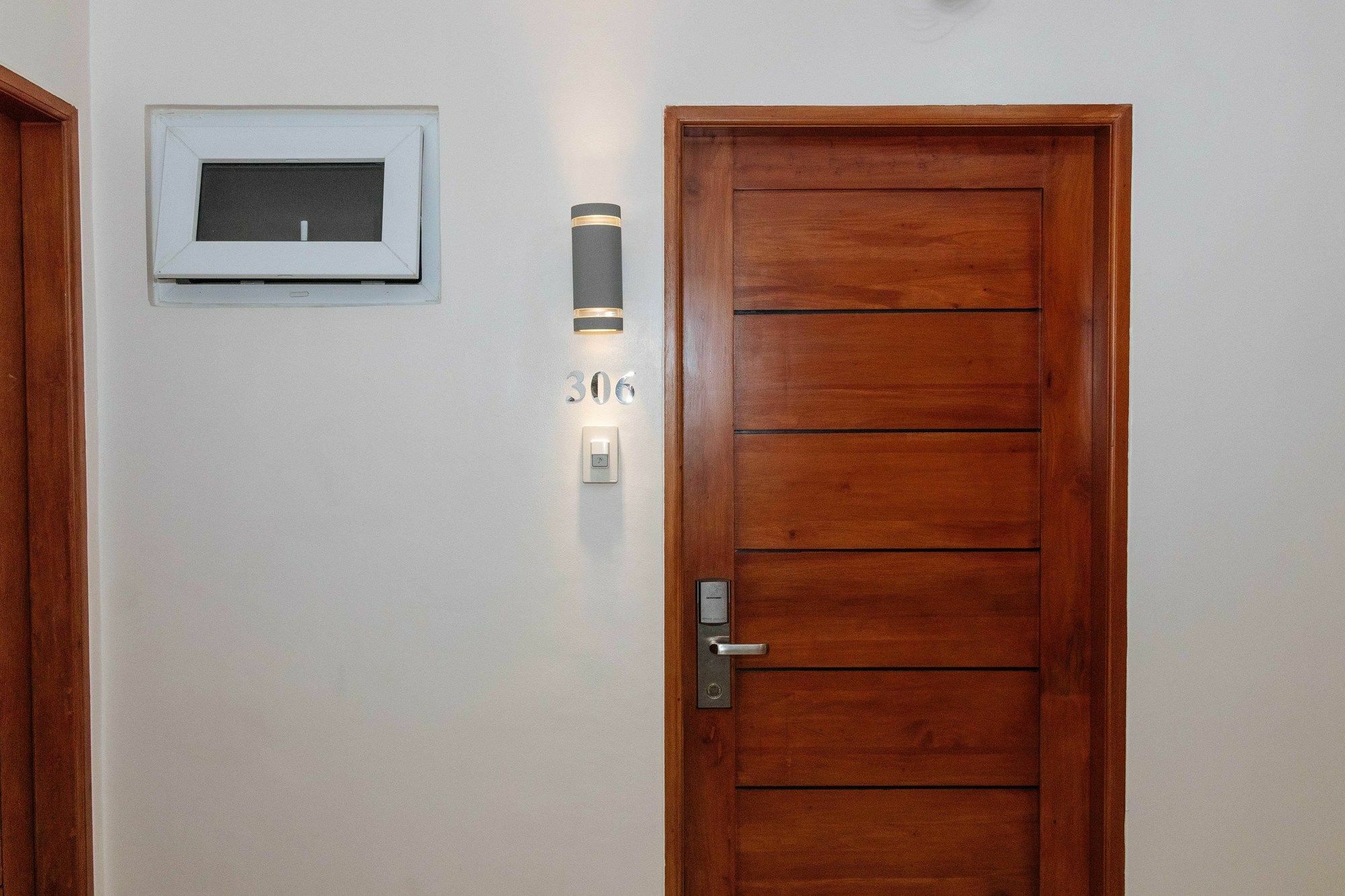 Reddoorz Premium @ Sampaloc Makati Hotel Makati City Exterior photo