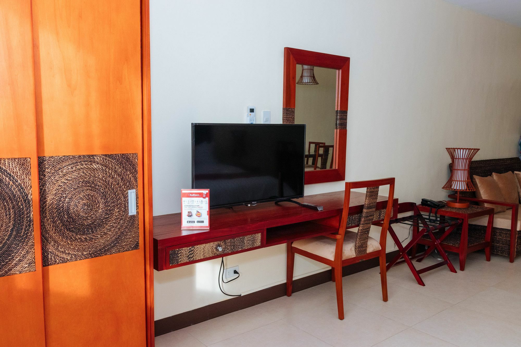 Reddoorz Premium @ Sampaloc Makati Hotel Makati City Exterior photo